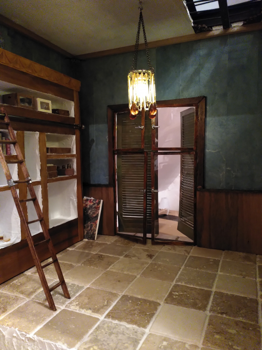 Studio, fast leer stehend Miniatur eines Studios eines Bildhauers für Zähne, Innenraum vor dem Einsatz der Möbel und weiteren Details