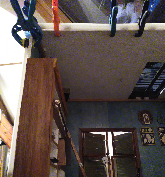 Regenrinne, Studio des Bildhauers für Zähne Regenrinne, Studio des Bildhauers für Zähne